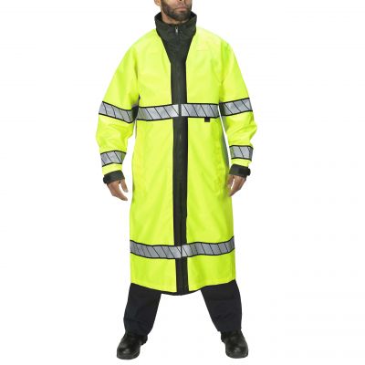 Blauer B.Dry Reversible Raincoat (736) | The Fire Center | Fuego Fire Center | Store | FIREFIGHTER GEAR | FREE SHIPPING | Featuring Blauer's WaterBlock technology, with its custom fit at your neck and cuffs to seal out water, our B.DRY® Reversible Raincoat is the ultimate in wet-weather protection out on the street.  Heavy-duty fabric will stand the test of time, and ANSI 107-2020 Type P Class 3 certification (Hi Vis side) means you'll meet the latest visibility standards.