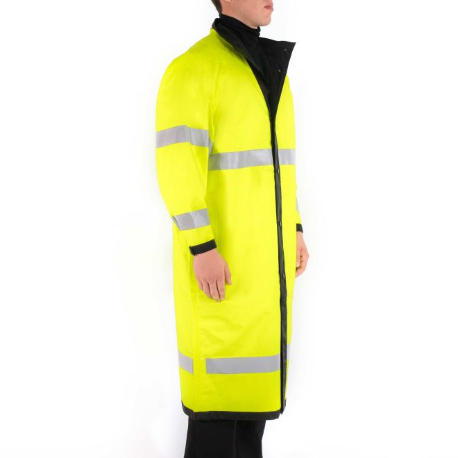 Blauer Reversible Raincoat (26990) | The Fire Center | Fuego Fire Center | Store | FIREFIGHTER GEAR | FREE SHIPPING | Not many jackets weigh less than this lightweight, hi-tech, single-layer waterproof, breathable reversible rainwear. ANSI 107-2020 Type P Class 3 high visibility jacket is waterproof, bright, and durable to wear and fading. 