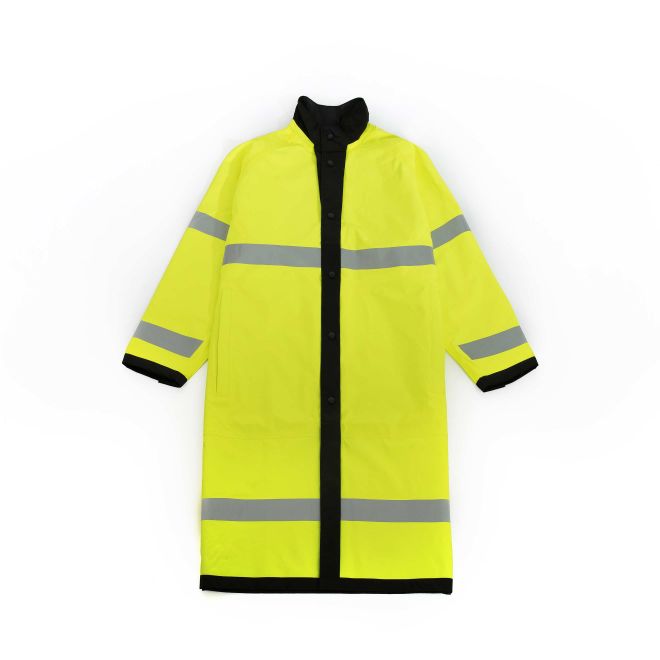 Blauer Reversible Raincoat (26990) | The Fire Center | Fuego Fire Center | Store | FIREFIGHTER GEAR | Not many jackets weigh less than this lightweight, hi-tech, single-layer waterproof, breathable reversible rainwear. ANSI 107-2020 Type P Class 3 high visibility jacket is waterproof, bright, and durable to wear and fading. 