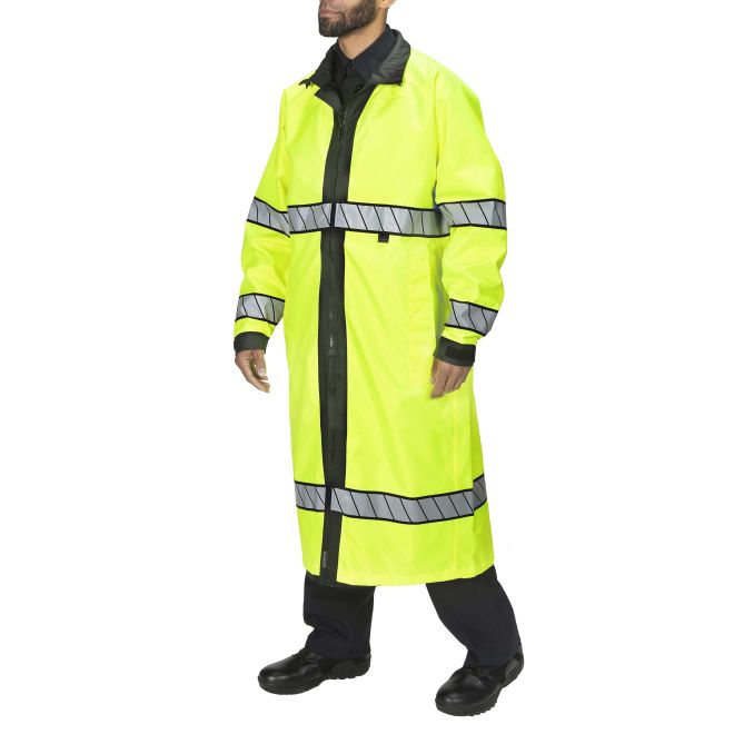 Blauer B.Dry Reversible Raincoat (736) | The Fire Center | Fuego Fire Center | Store | FIREFIGHTER GEAR | FREE SHIPPING | Featuring Blauer's WaterBlock technology, with its custom fit at your neck and cuffs to seal out water, our B.DRY® Reversible Raincoat is the ultimate in wet-weather protection out on the street.  Heavy-duty fabric will stand the test of time, and ANSI 107-2020 Type P Class 3 certification (Hi Vis side) means you'll meet the latest visibility standards.