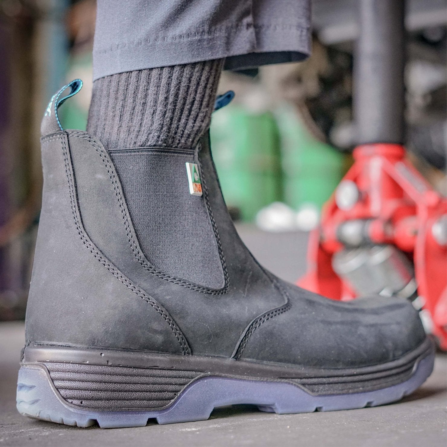 slip on duty boots
