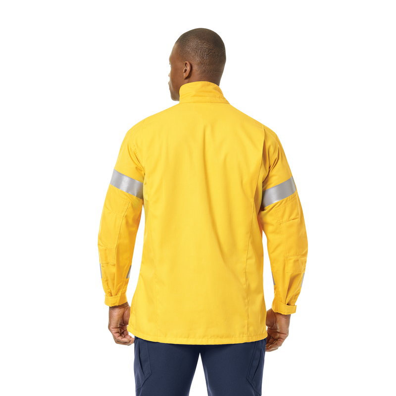 Our Wildland jackets reflect everything you need from your gear when it’s go-time. 3M™ Scotchlite™ Reflective Material on the sleeves. 3" stand-up collar to interface with helmet shroud. Hassle-free, hookand-loop pocket flap closures and adjustable cuffs. Bi-swing back for increased ease of movement. Two microphone clips on shoulders (left and right). Reinforced, articulated elbows hold up under the toughest conditions. Relaxed fit for comfort. 