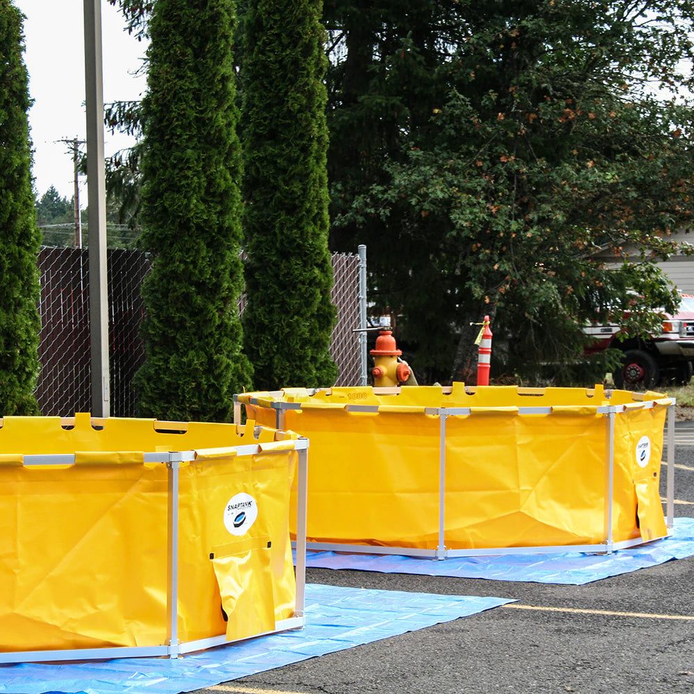 CrewBoss SnapTank With 22 oz Liner| The Fire Center | Fuego Fire Center | Store | FIREFIGHTER GEAR | Nothing in the industry offers more structural integrity on flat or uneven ground than the SnapTank. With its quality components and interchangeable parts, the SnapTank can add valuable capacity to any response without the expensive apparatus modifications necessary to transport a traditional rigid tank.